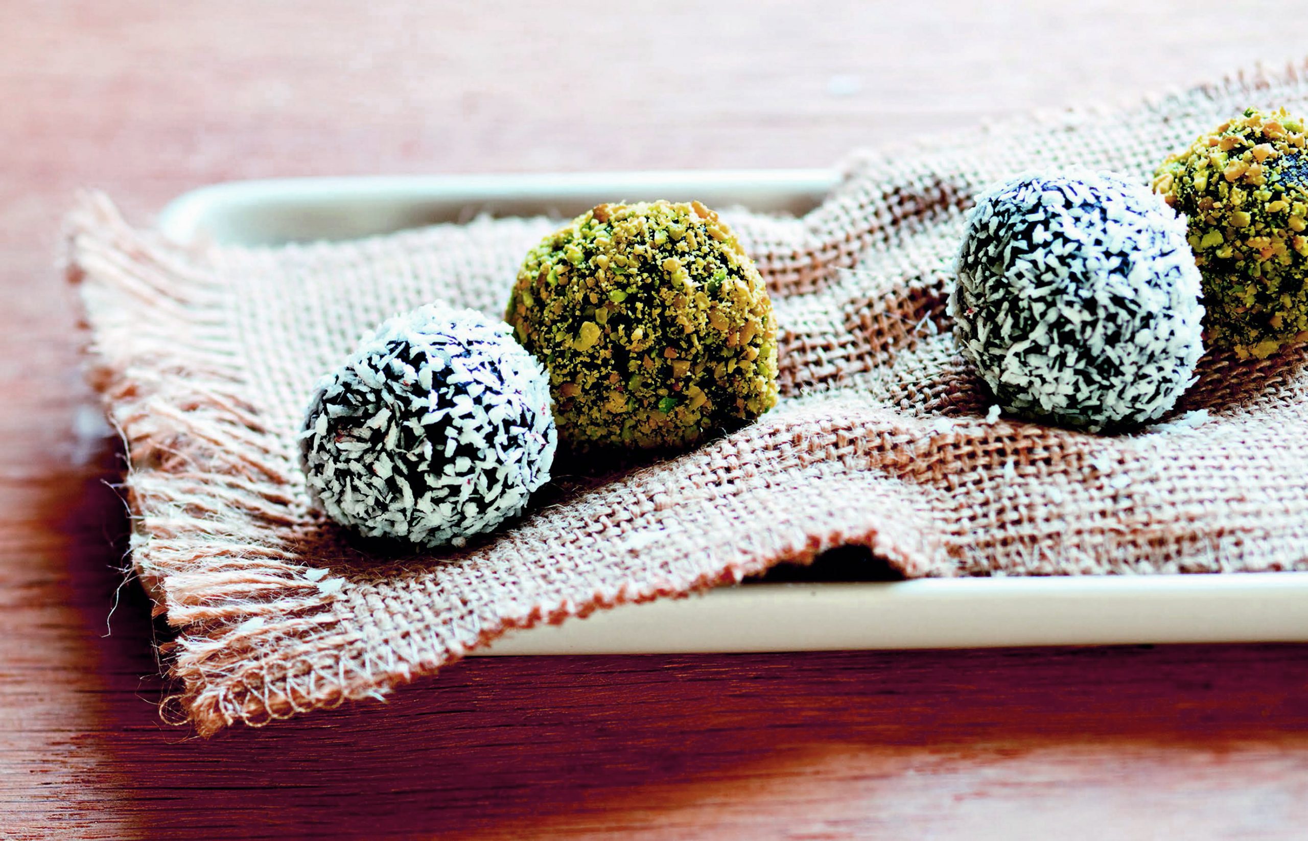 Trufas de coco y pistacho
