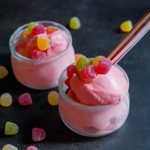 Tarrina de Helado con Gominolas